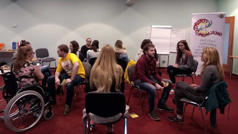 Održana edukacija „Rad s mladima“ za volontere/ke na poziciji „Suradnik/ica za rad s mladima“ u okviru projekta „Zavrti promjenu“