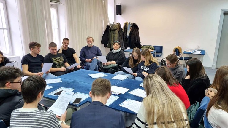 IZVJEŠTAJ S DIJALOGA NA MEĐUNARODNI DAN OBRAZOVANJA